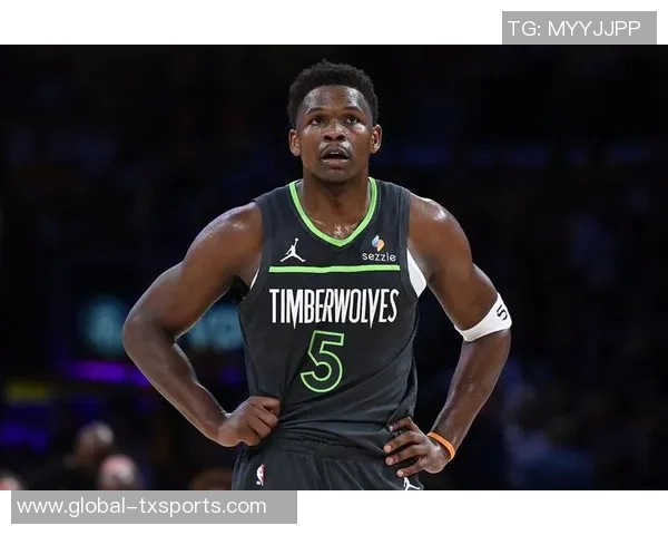 华子承担持球防守责任芬奇希望减轻麦丹犯规压力 华子承担持球防守责任芬奇希望减轻麦丹犯规压力