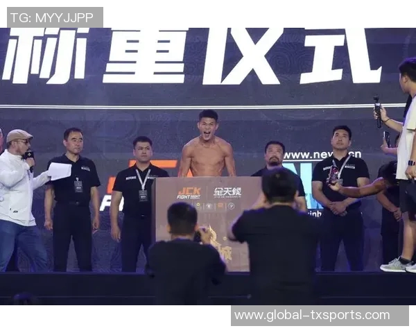 普理查德揭露训练营对抗激烈程度颈部血痕见证战斗般的拼搏精神 普理查德揭露训练营对抗激烈程度颈部血痕见证战斗般的拼搏精神