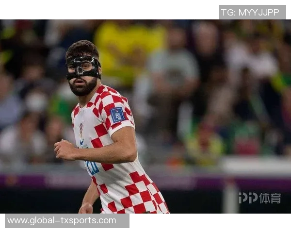 法媒报道曼联巴萨皇马争抢于帕拜仁仍在努力续约