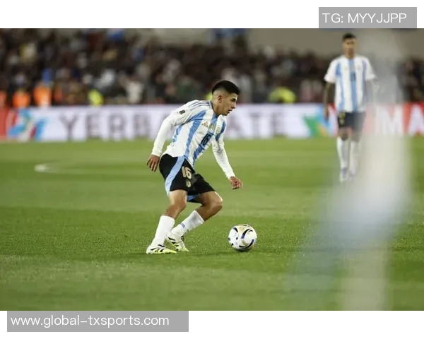 梅西重返阿根廷国家队训练备战国际赛事展现强大决心 梅西重返阿根廷国家队训练备战国际赛事展现强大决心